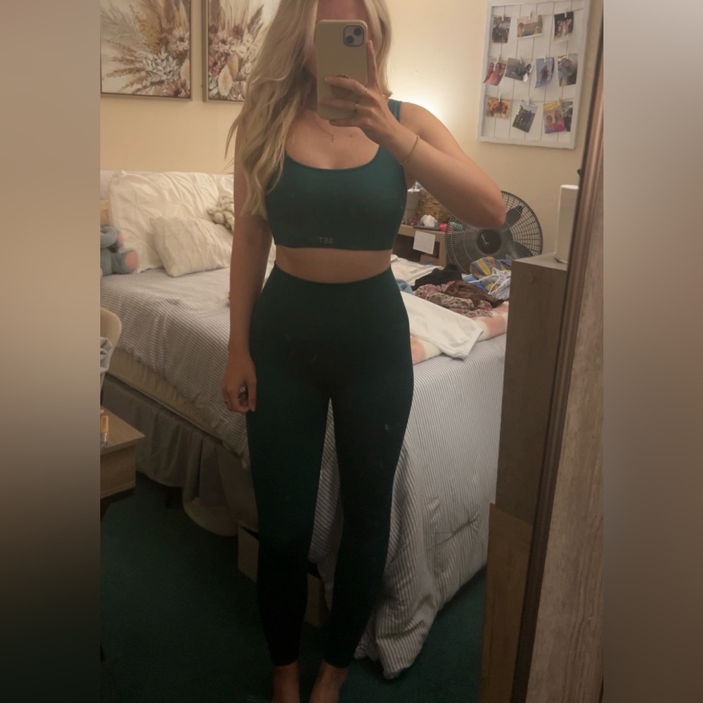 SET Active Forest Green Ribbed Sports Bra & High-Waist Leggings Set - Picture 2 of 9
